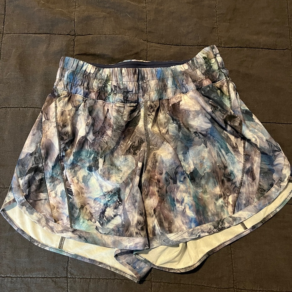 lululemon Track That High-Rise Lined Short 3" Size 6